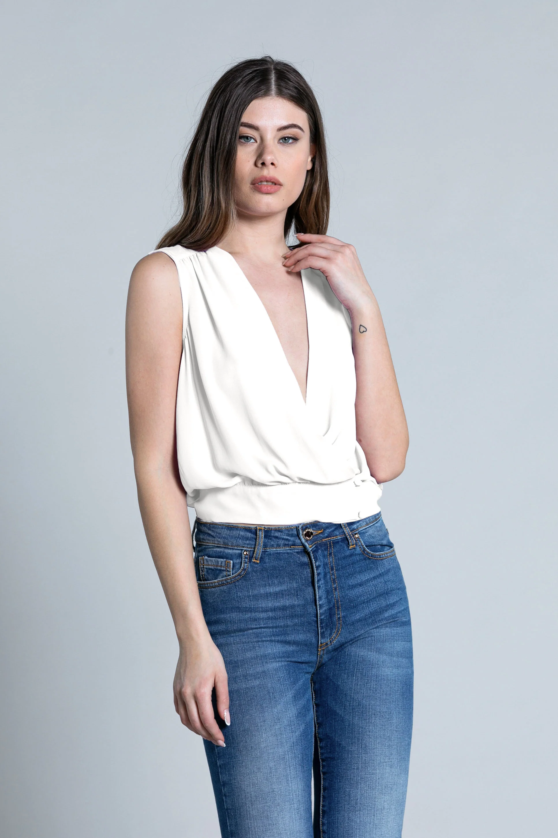 Blusa BORNY corta senza maniche scollo incrocio più bottoncini - Image 2