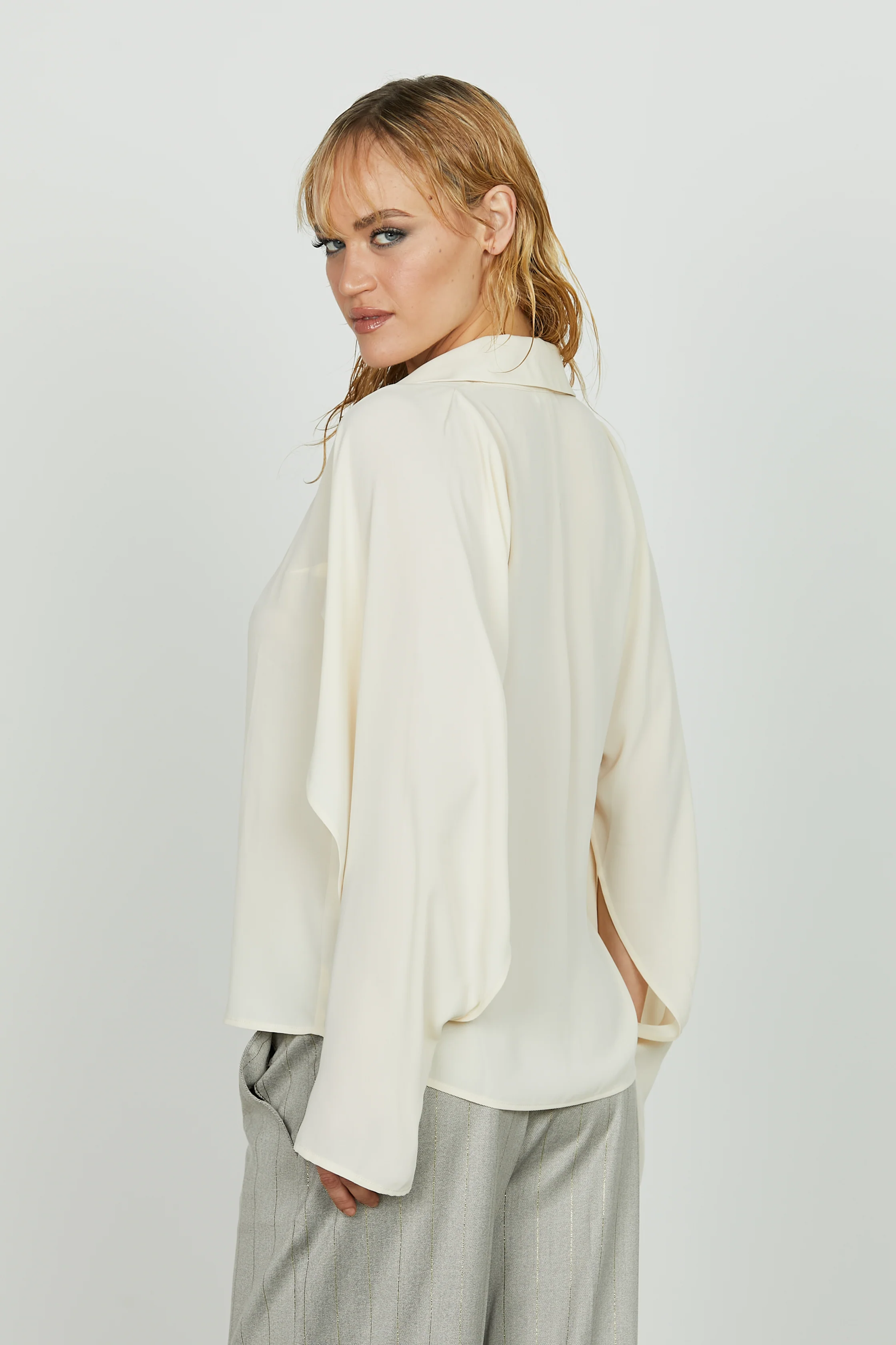 Blusa MANUSAR scollo a v manica lunga con apert. Più fusciacca - Image 3