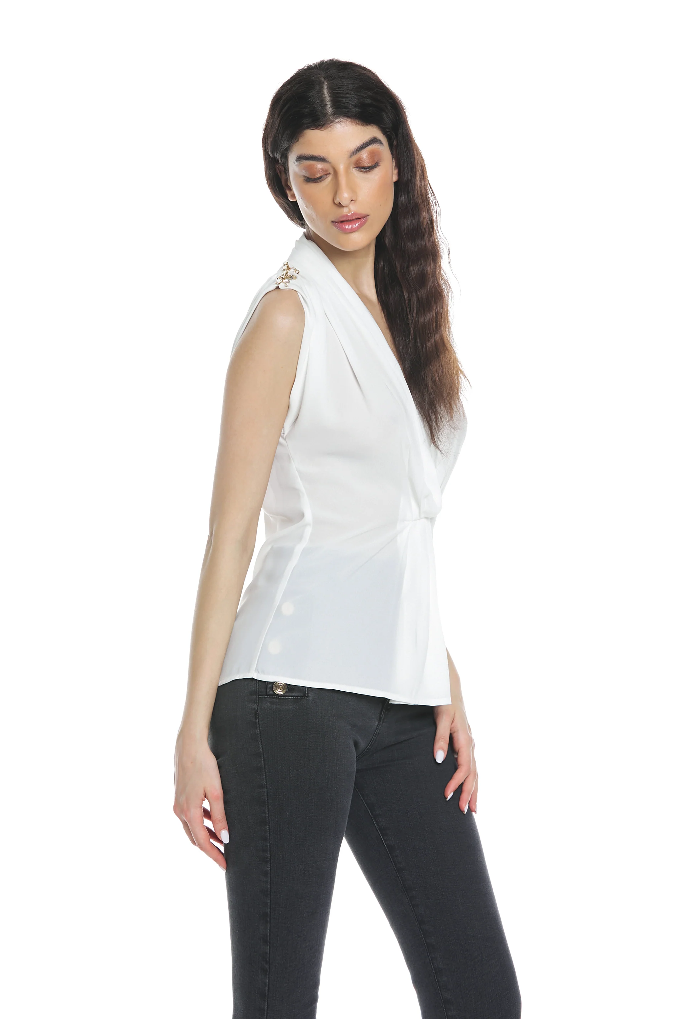 Blusa RUWAYD mezza manica aletta scollo incrocio con pieghe più applicazioni spalle - Image 3
