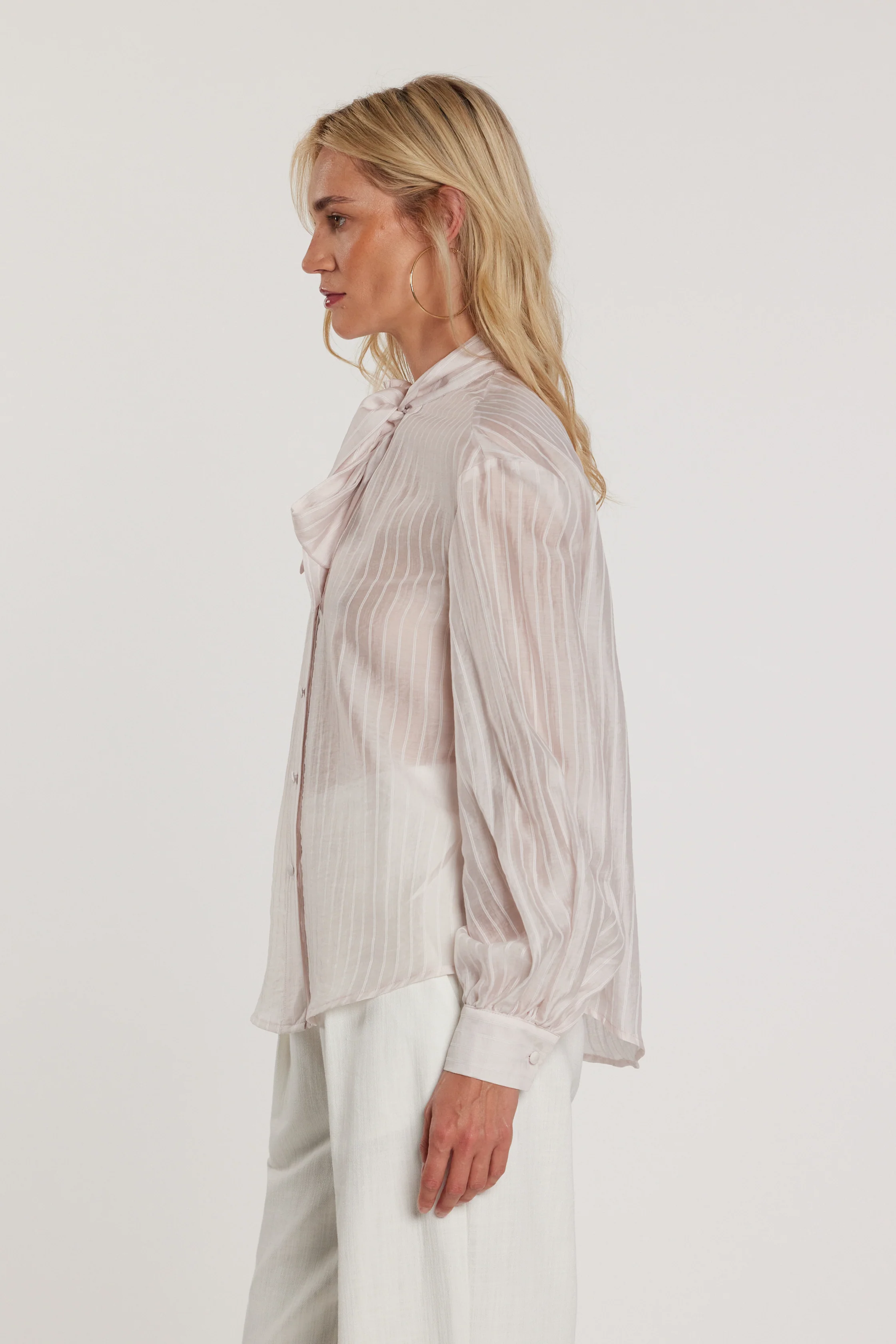 Camicia CASTAIN maniche lunghe palloncino scollo a V con fusciacca - Image 2