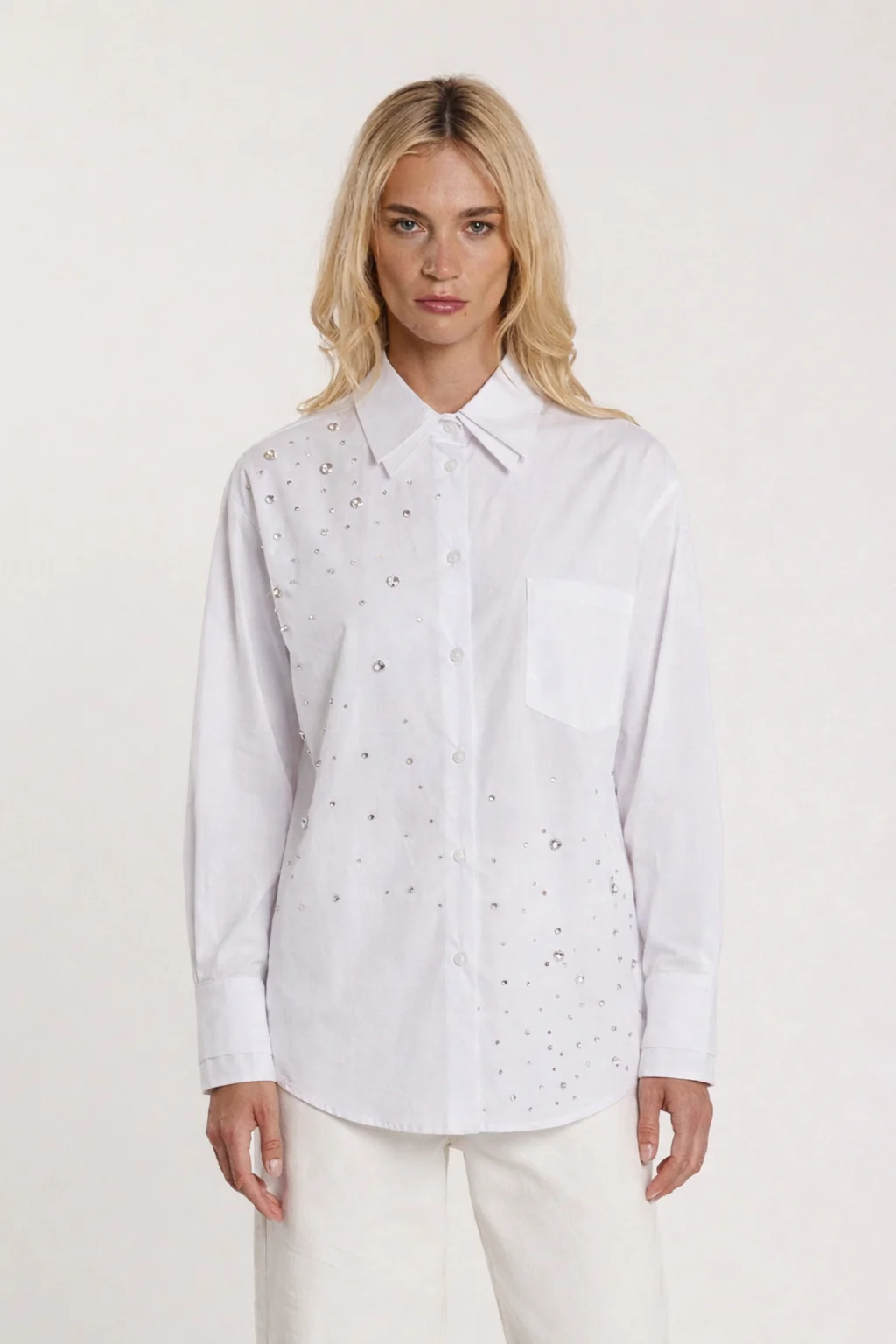 Camicia NATALIE_A maniche lunghe con doppio polso più collo con tasca più applicazioni pietre più strass