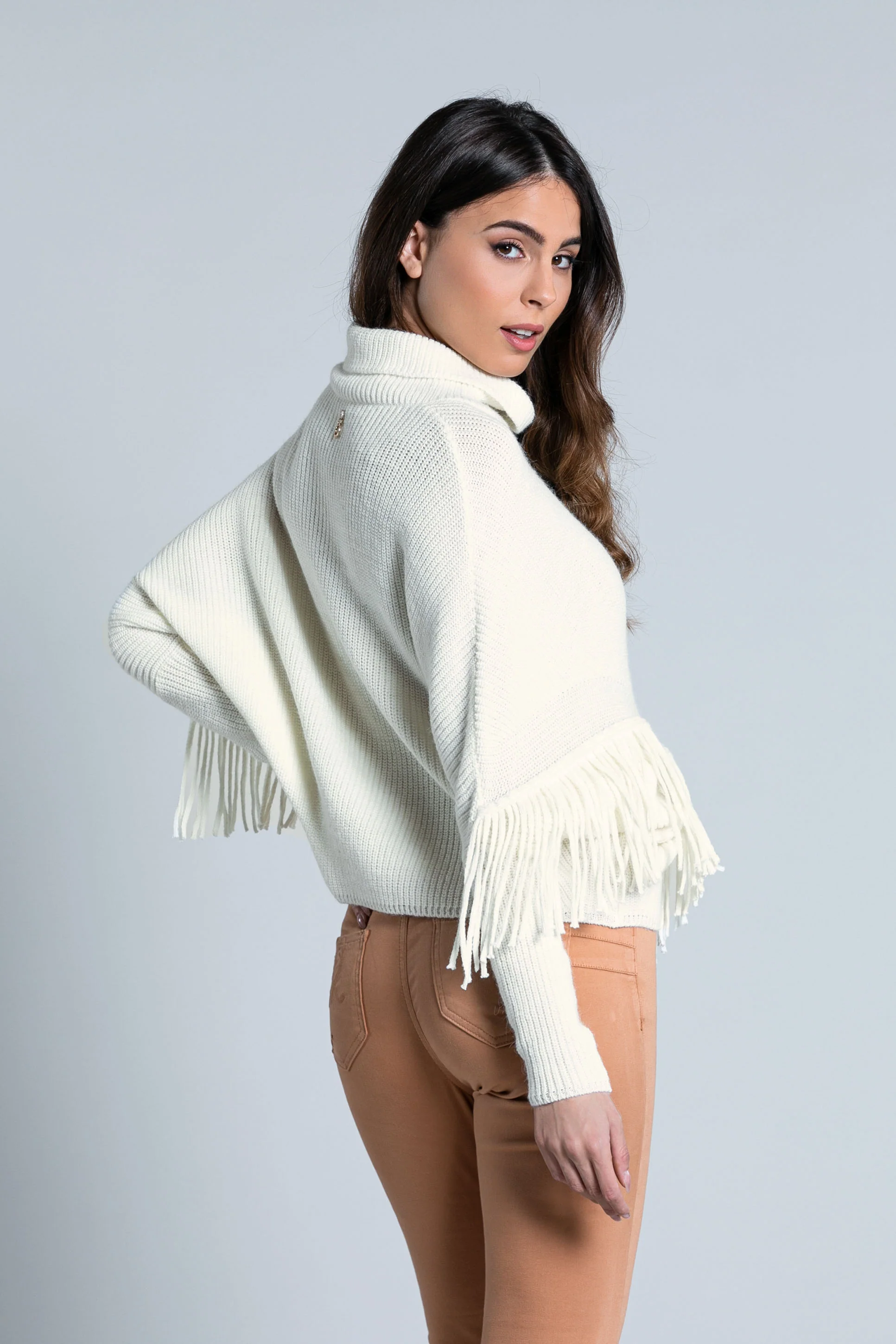 Maglia ERIF manica lunga pipistrello collo alto con frange - Image 5
