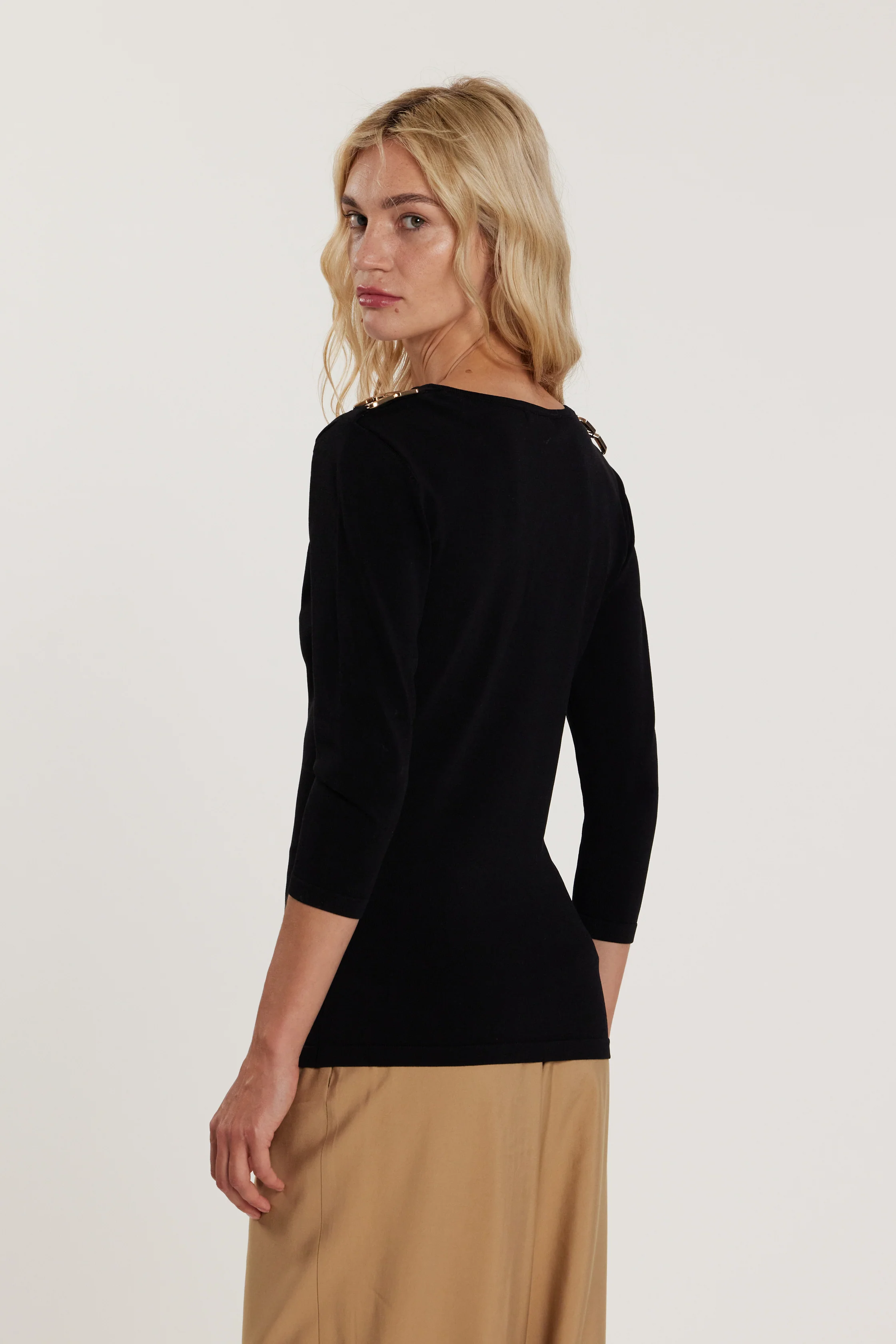 Maglia KIMERY maniche tre quarti scollo a V con passante logo - Image 3