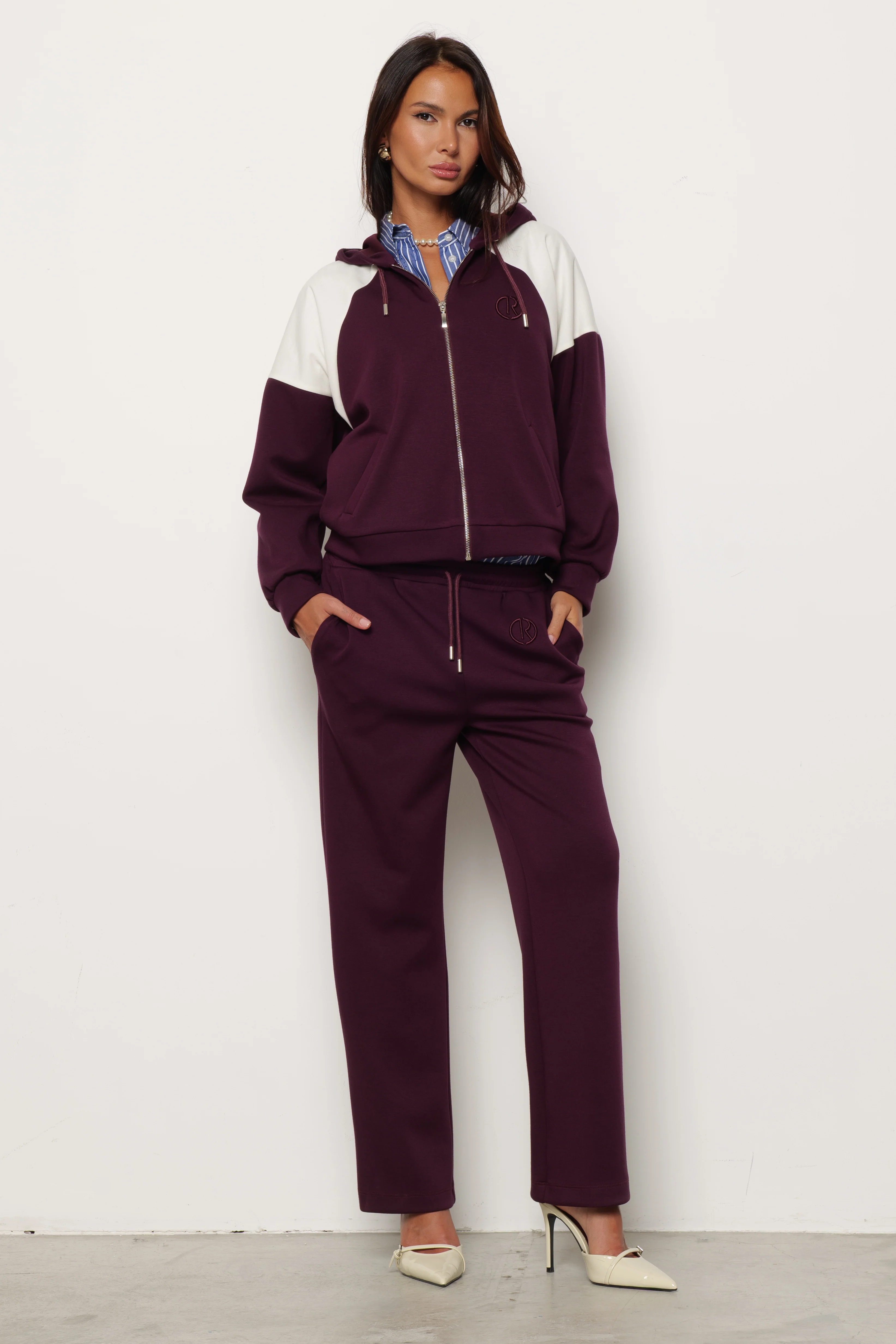 Pantalone CAESAR in felpa con coulisse e ricamo logo