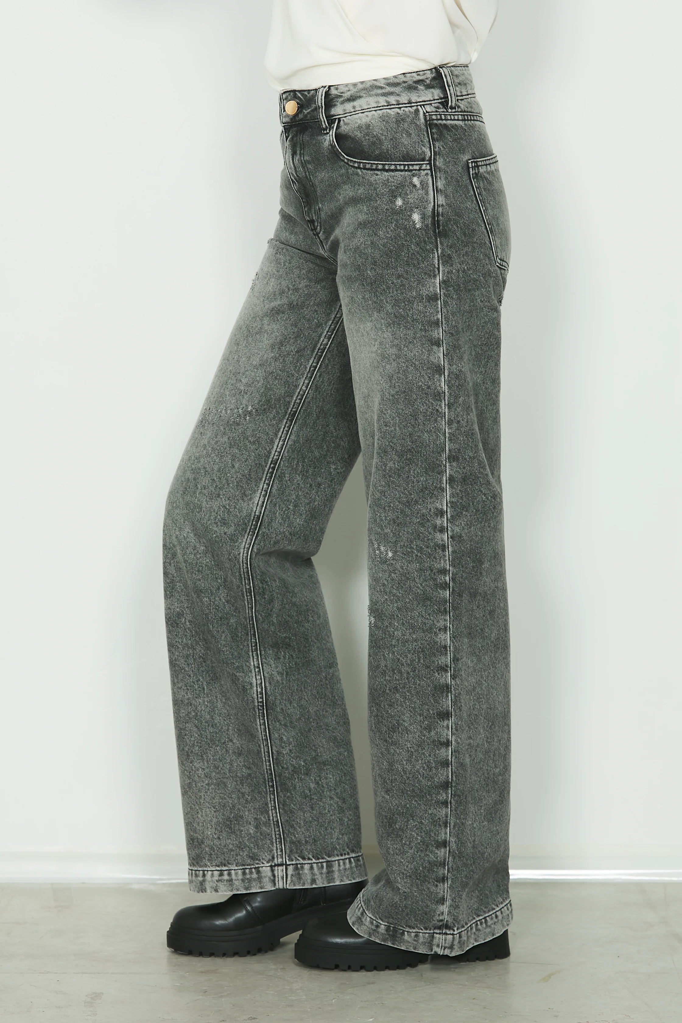 Jeans ELLELONG_30 vita media 5 ts con rotture straight fit in black denim - Image 2