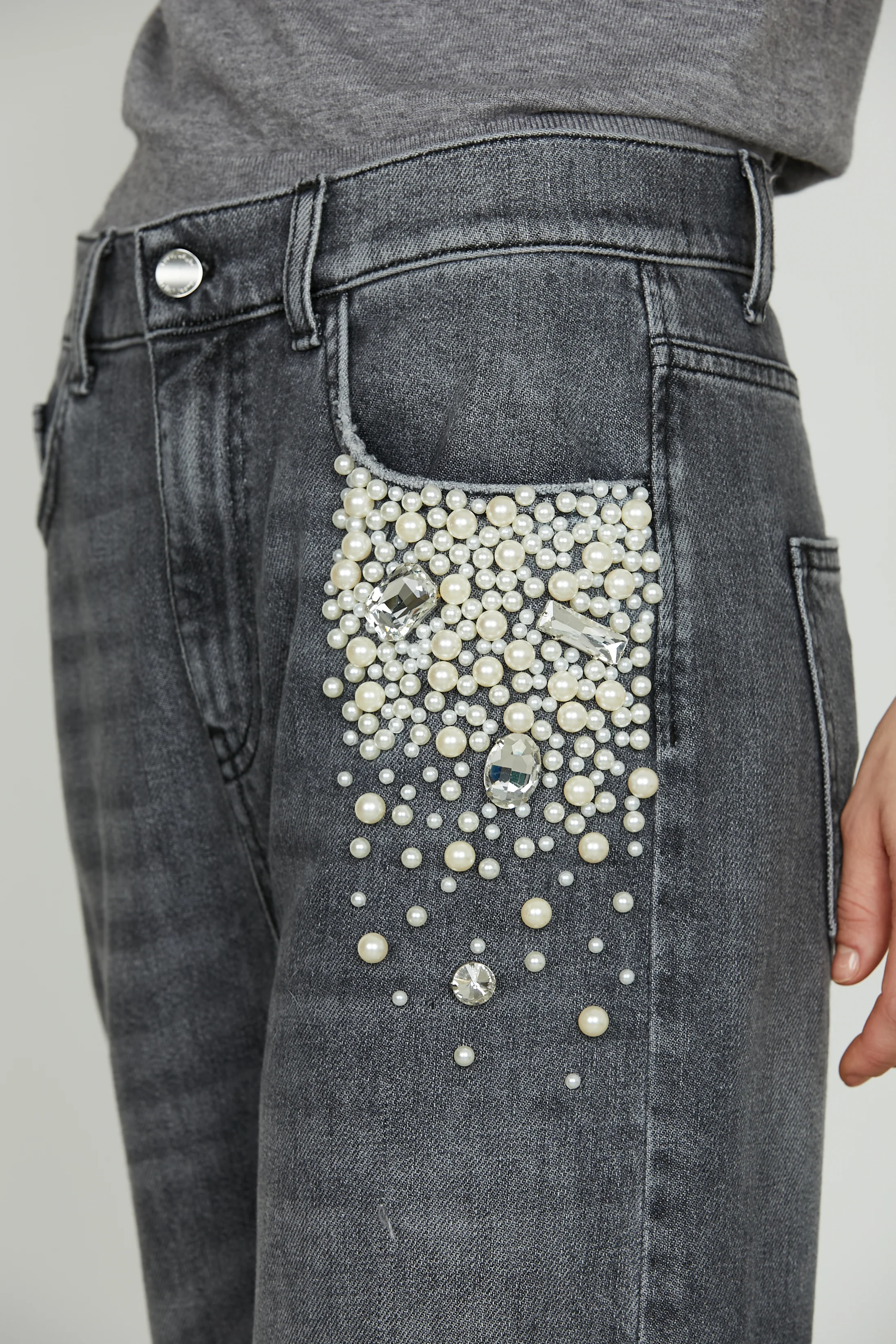 Panta GISELLE_31 v.media 5ts con perle più pietre strass loose fit denim black - Image 5