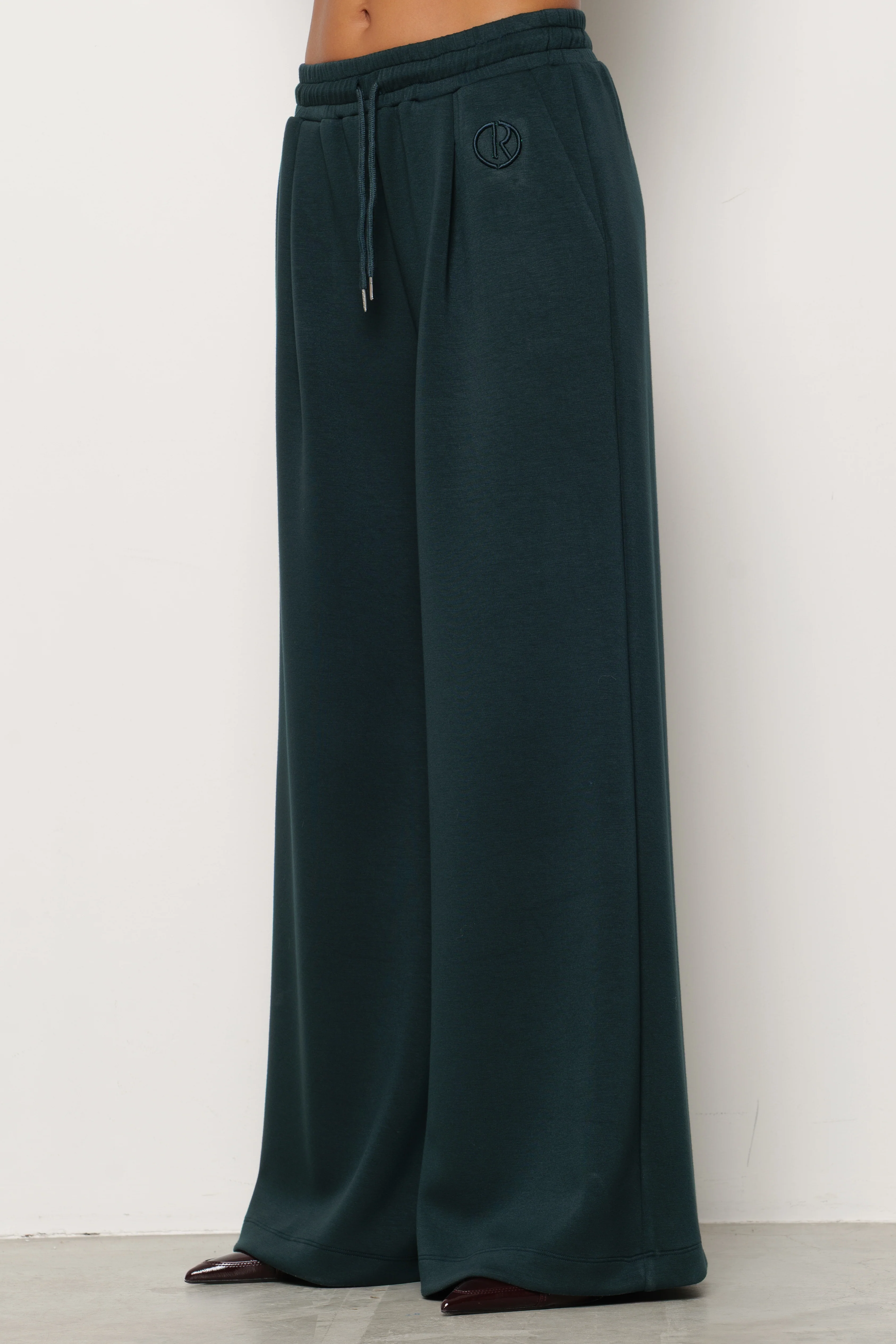Pantalone ORMA in felpa gamba ampia e ricamo logo - Image 3