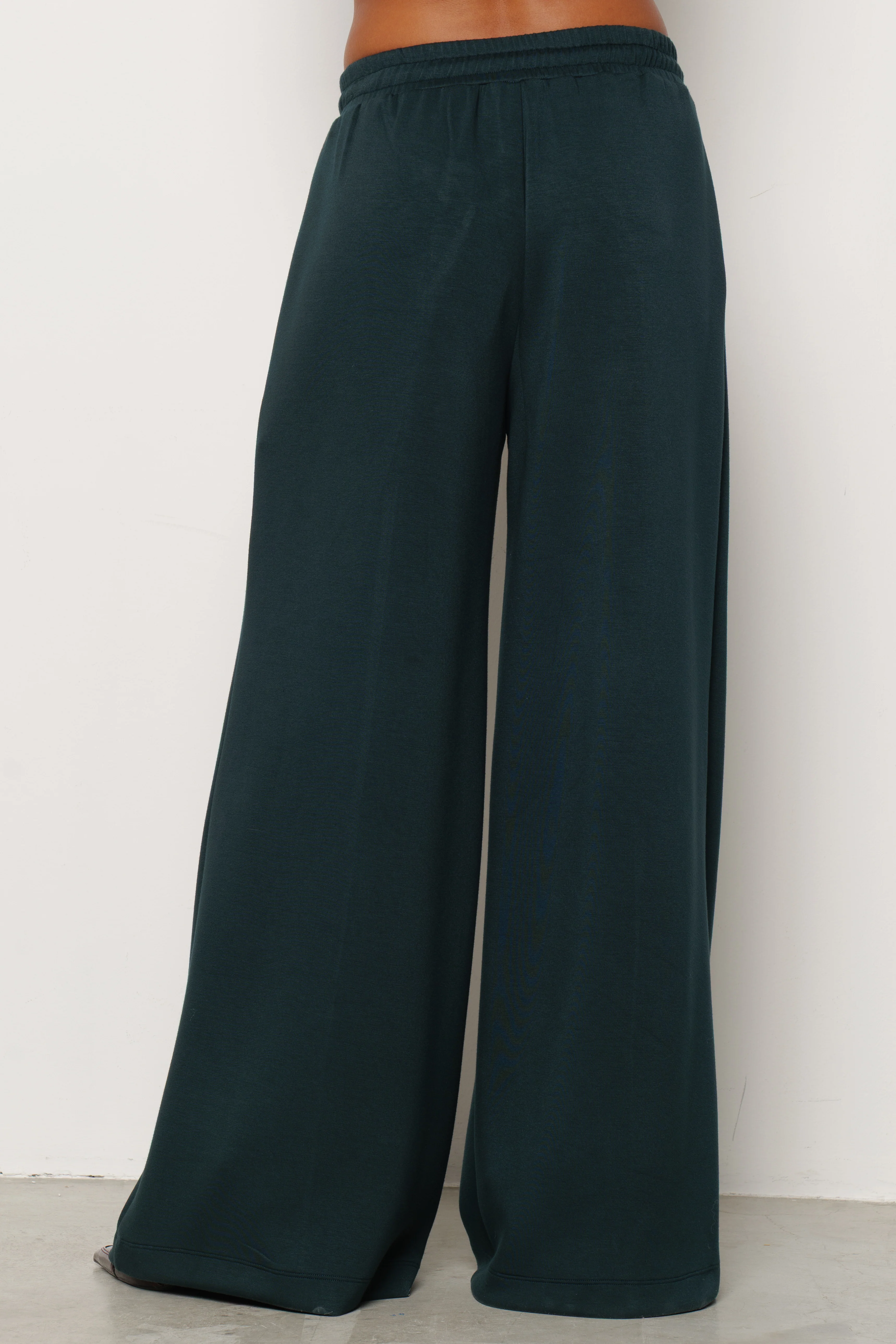 Pantalone ORMA in felpa gamba ampia e ricamo logo - Image 4