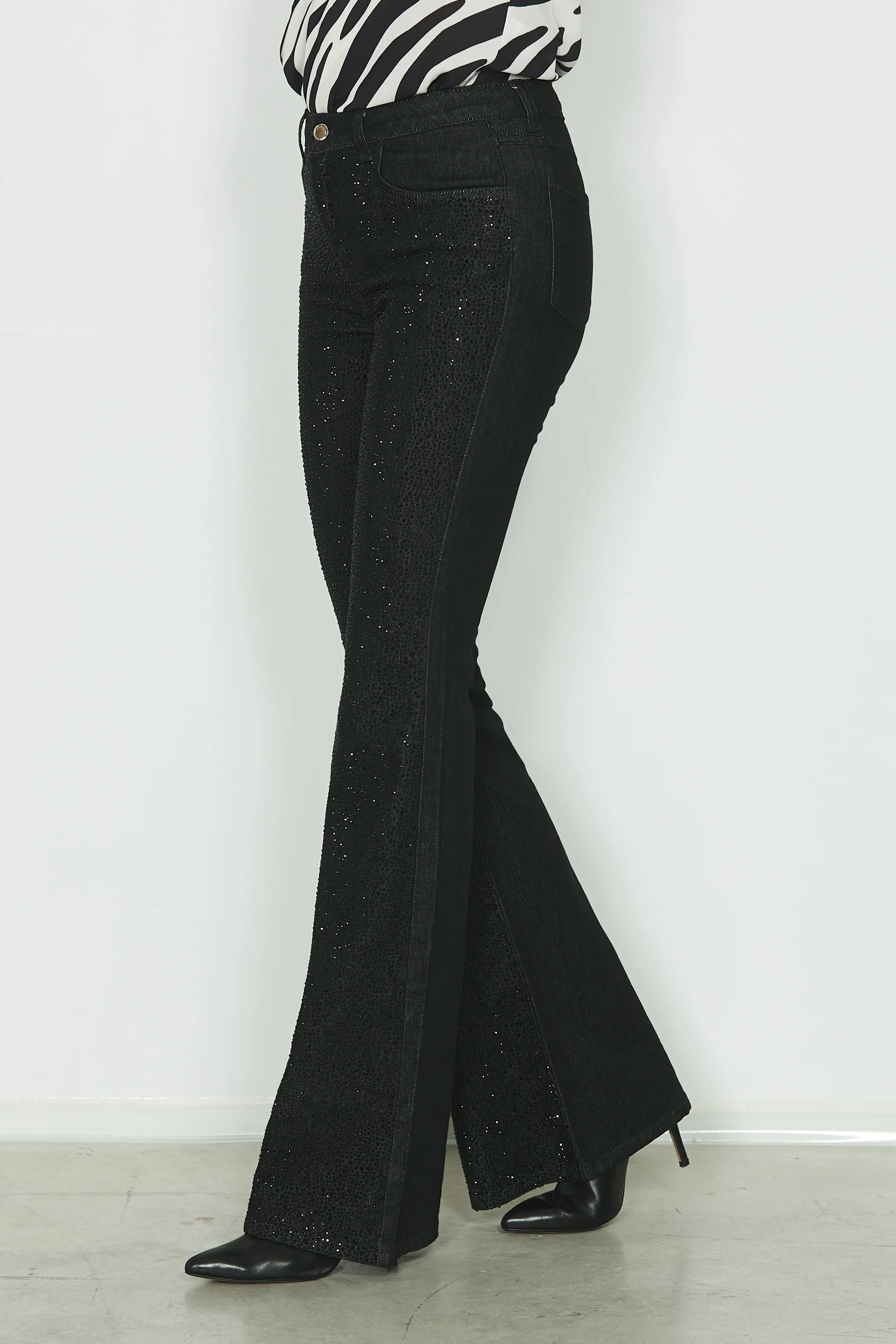 Jeans SCHIFFER_30 vita media 5ts full strass flaire fit denim black - Image 2