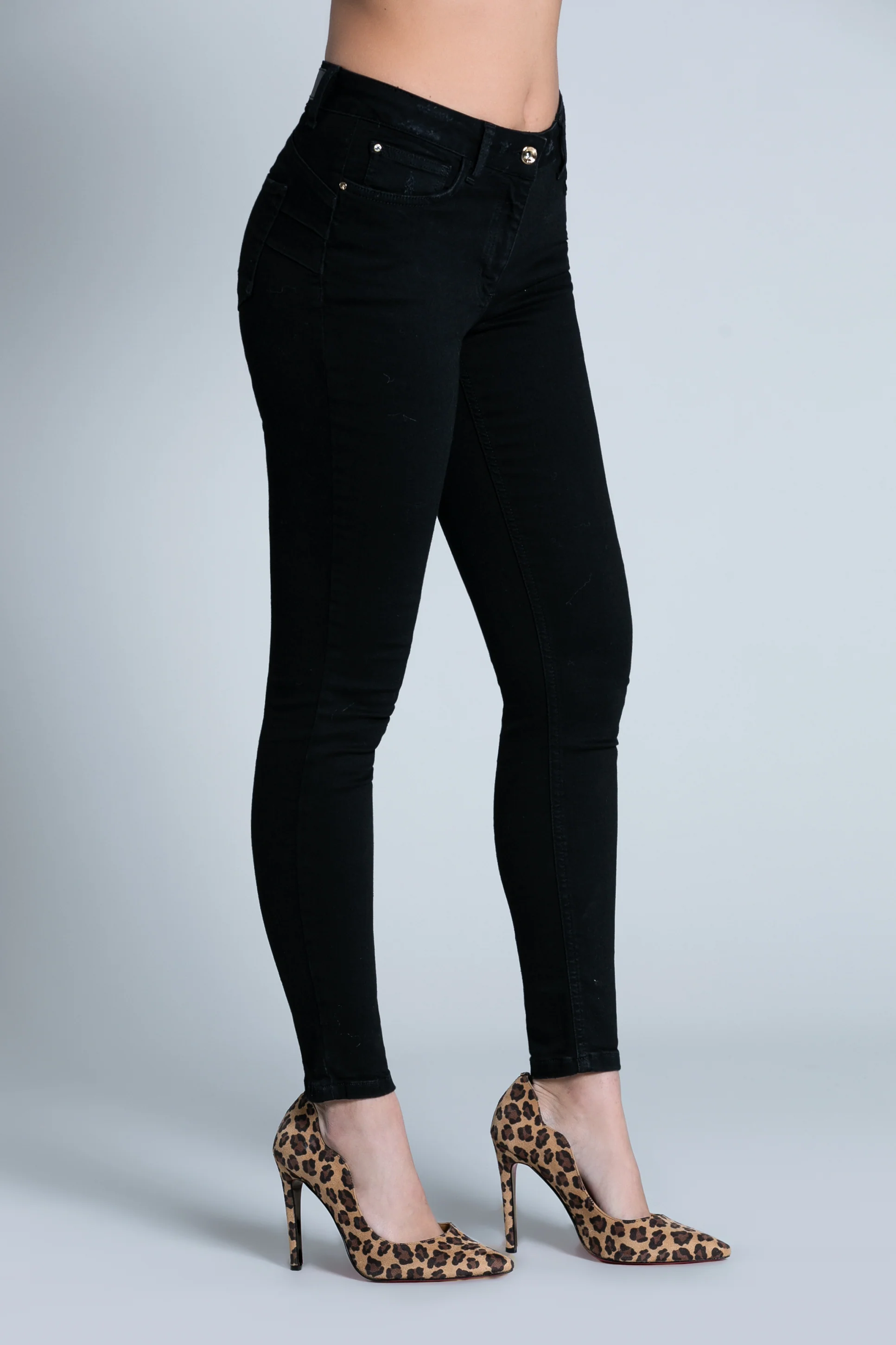 Jeans FLOORA_B push-up 5 ts con ricamo logo con abrasioni cint. black denim - Image 2