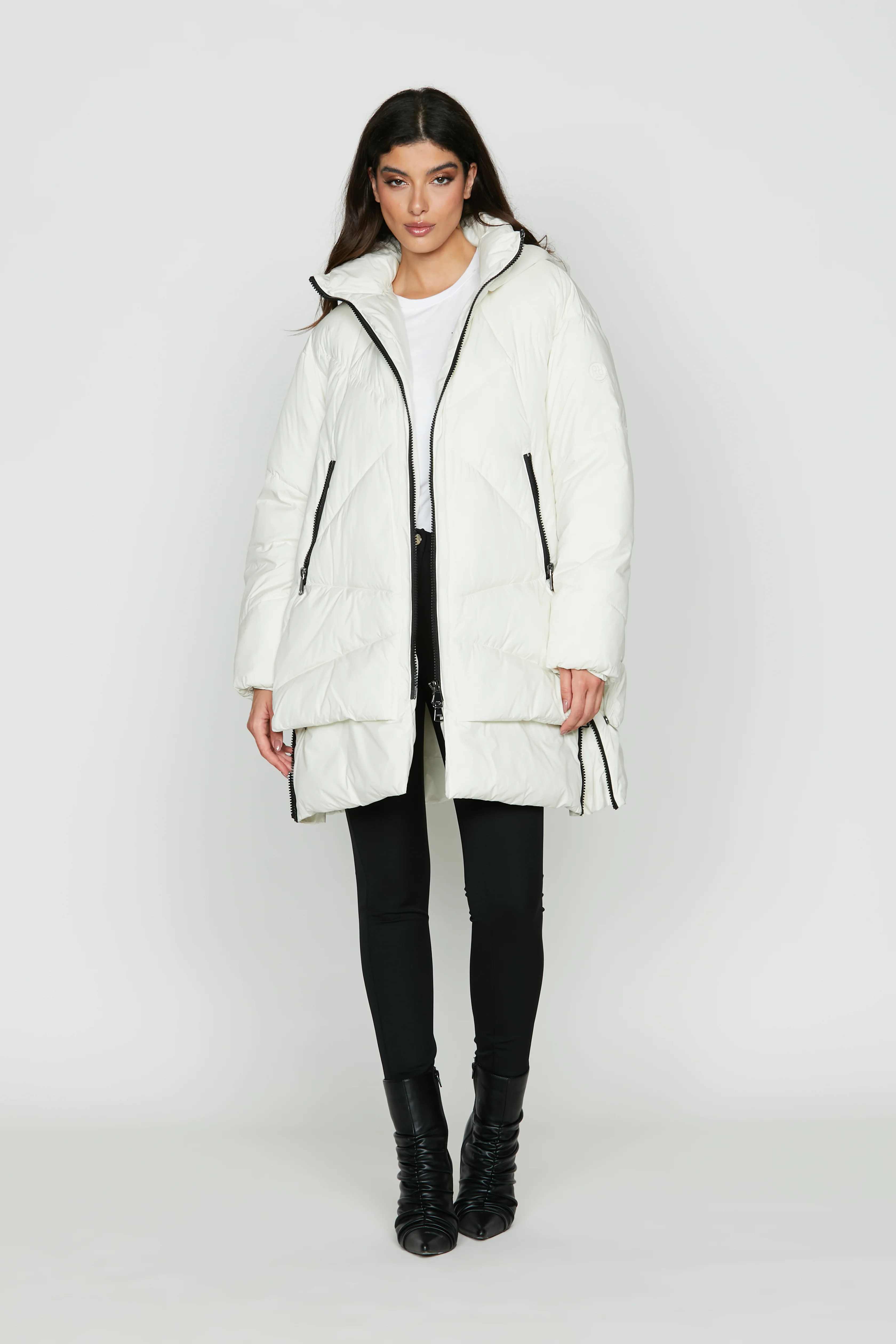 Piumino NAMIDA manica lunga con cappuccio più tasche più zip a contrasto - Image 4