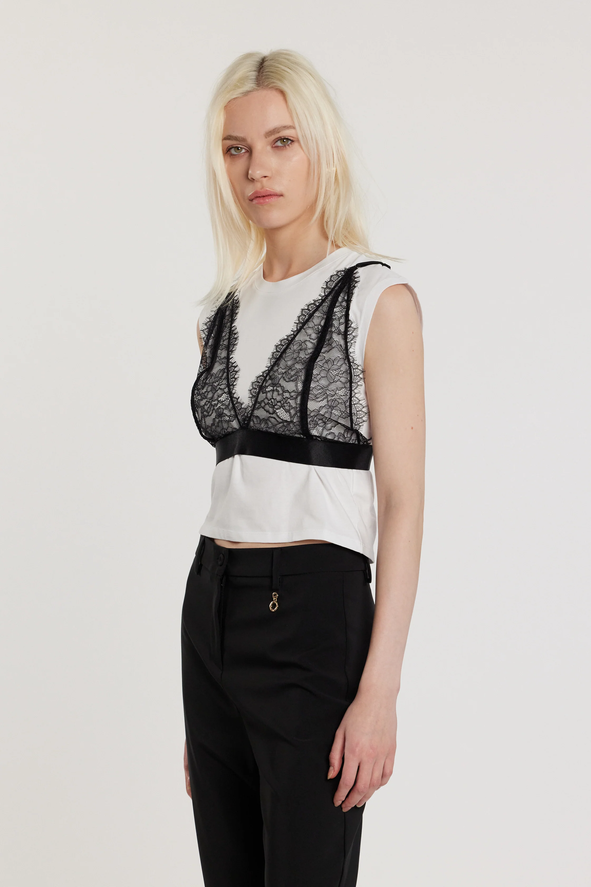 T-Shirt CAROLE corta maniche corte aletta con inserto lingerie pizzo - Image 2