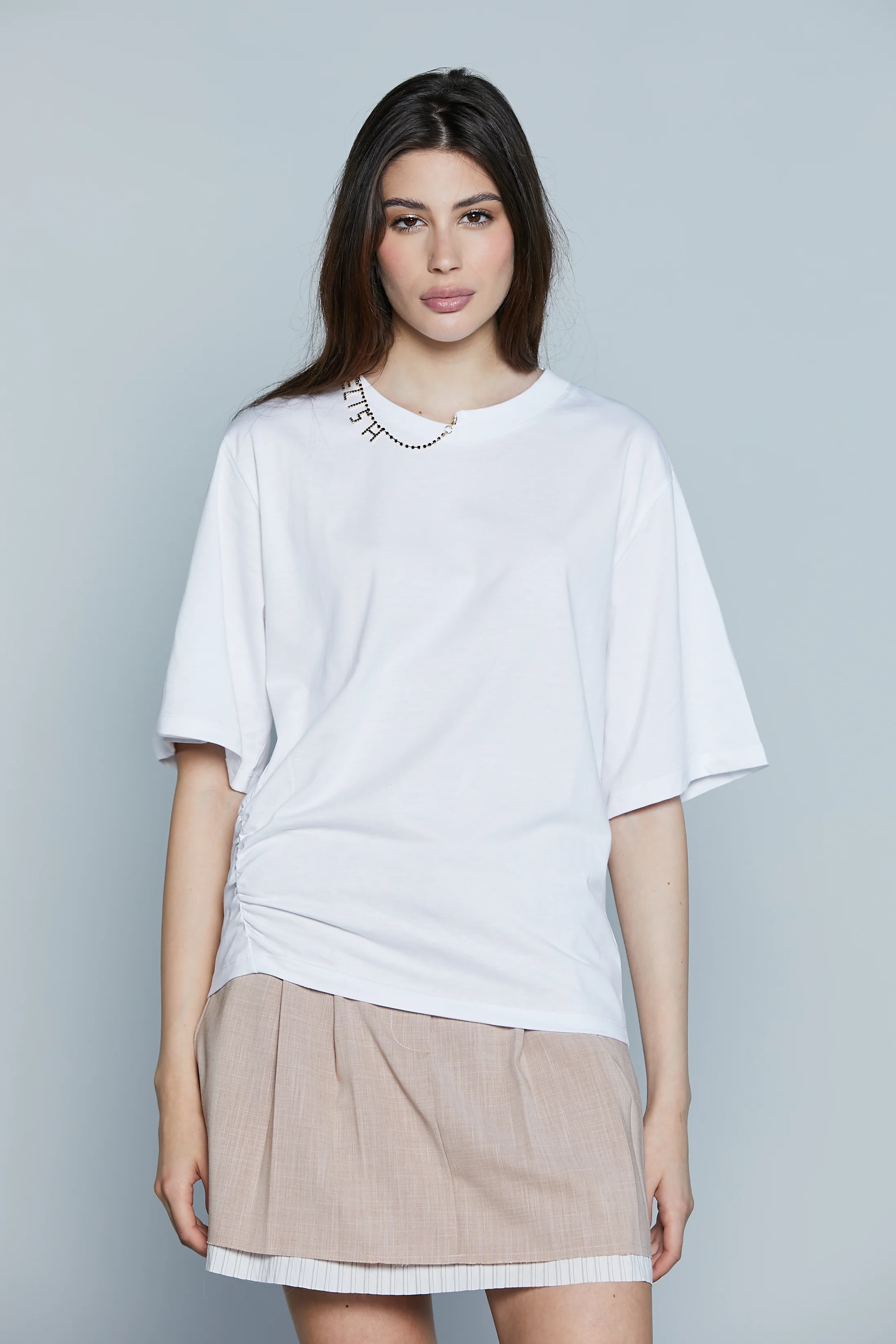 T-Shirt NIMUE M/M Bordo Collo Asimm. con Collana Strass Logo più Arriccio