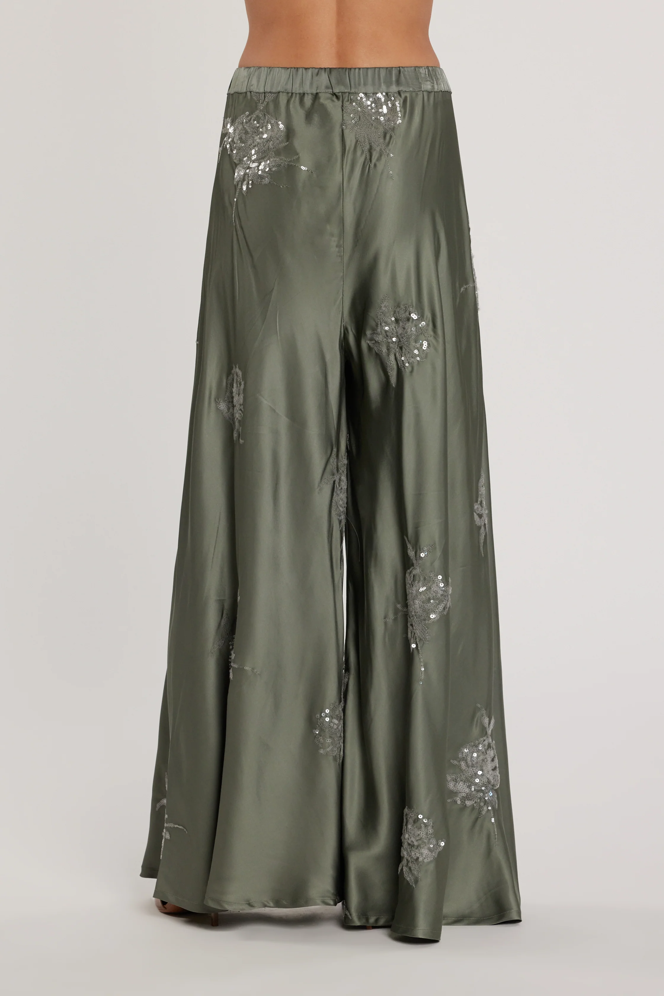 Tuta BELLYSA con top più Pantalone vita alta palazzo raso più ricamo fiori paillettes - Image 7